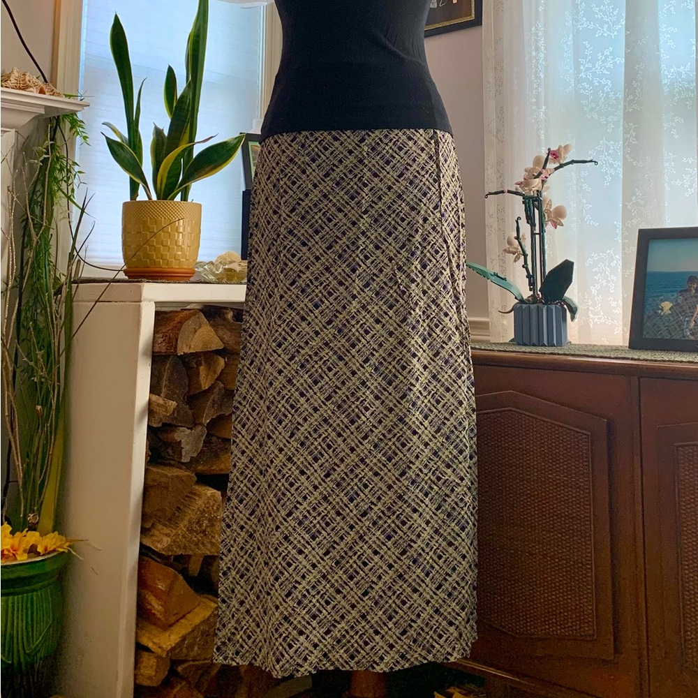 Casual Corner Black and White Geometric Patterned Long Skirt